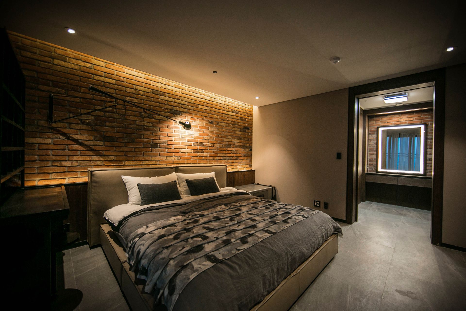 Gajwa Hanhwa Residence Renewal interior project image 9