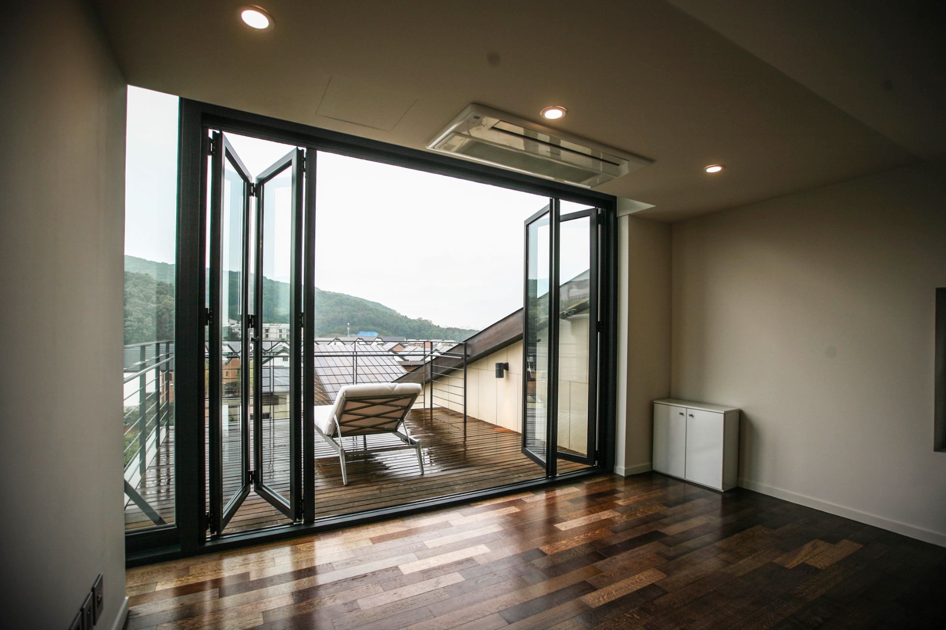 Sonew Park Townhouse Renewal interior project image 11
