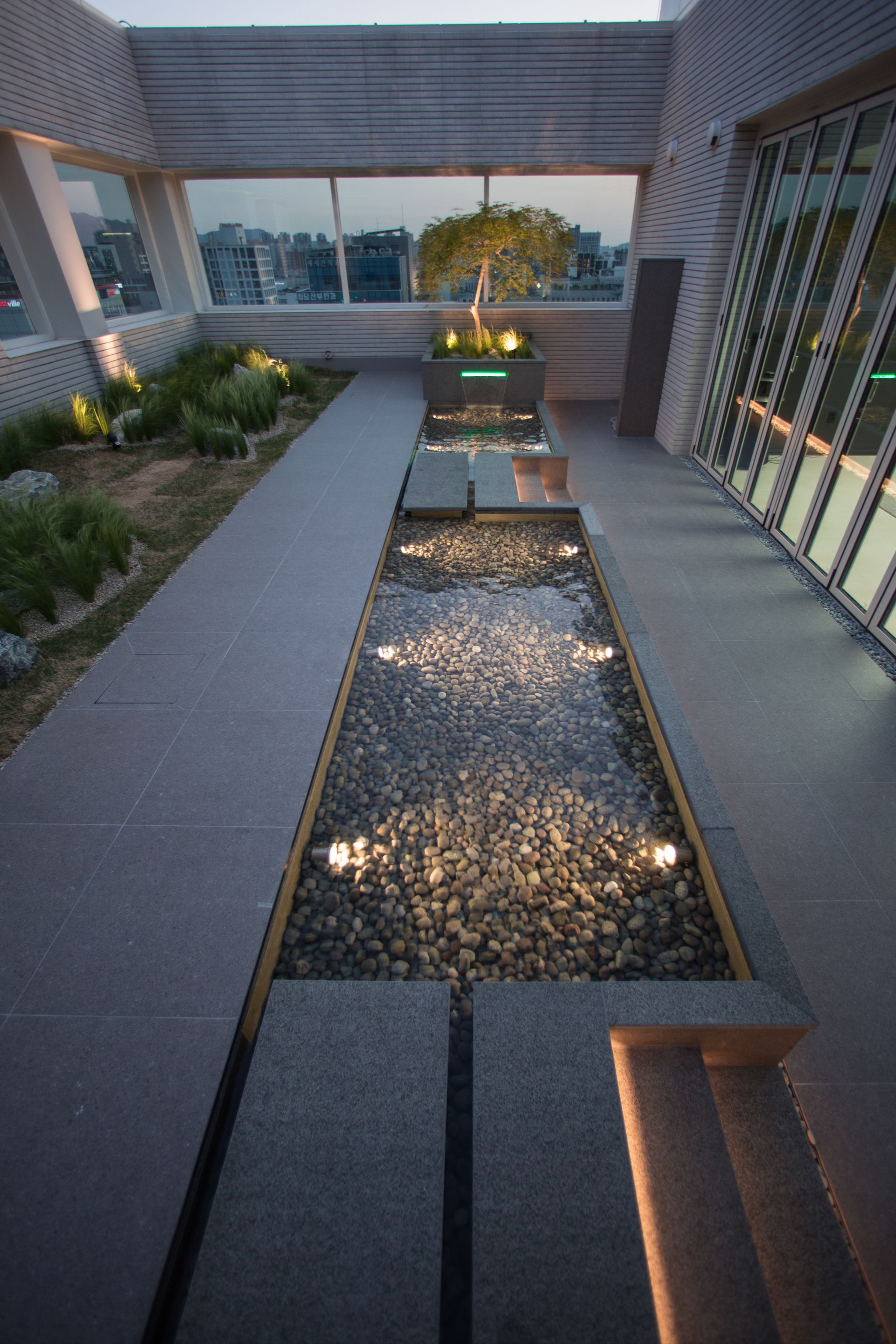 CHAI COMMUNICATION PLATFORM C - ROOFTOP interior project image 8