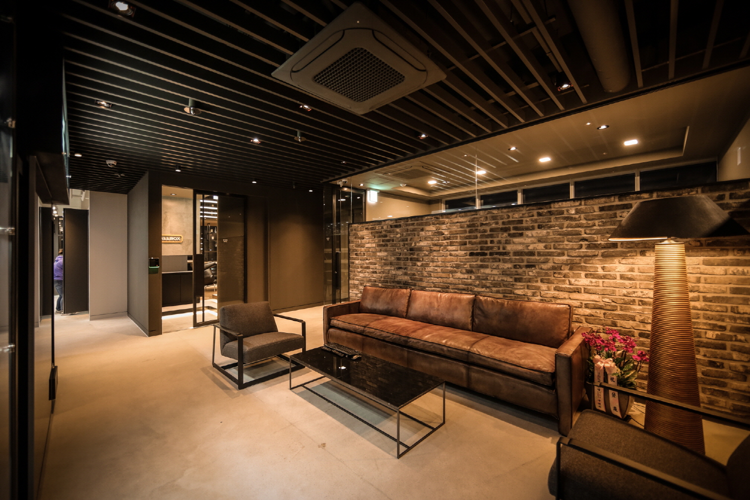 ALLBOX OFFICE interior project image 13