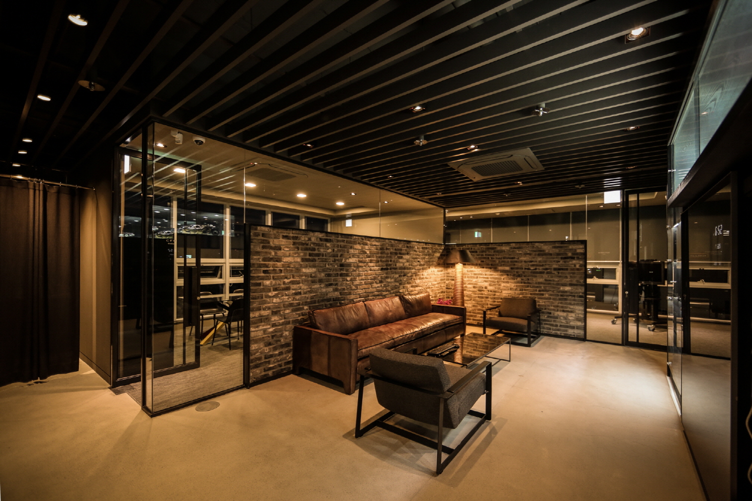 ALLBOX OFFICE interior project image 11