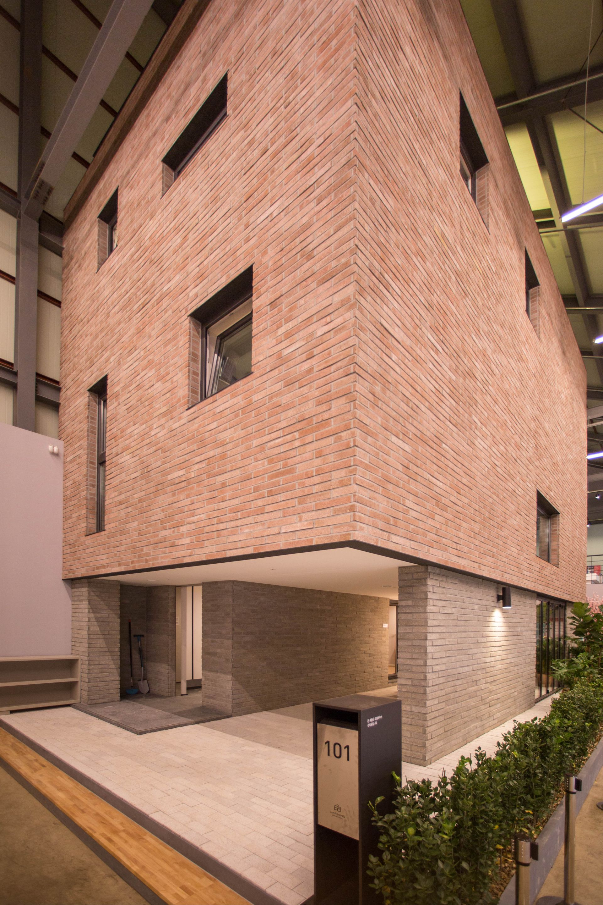LAFIANO LAGOM LOUNGE interior project image 8