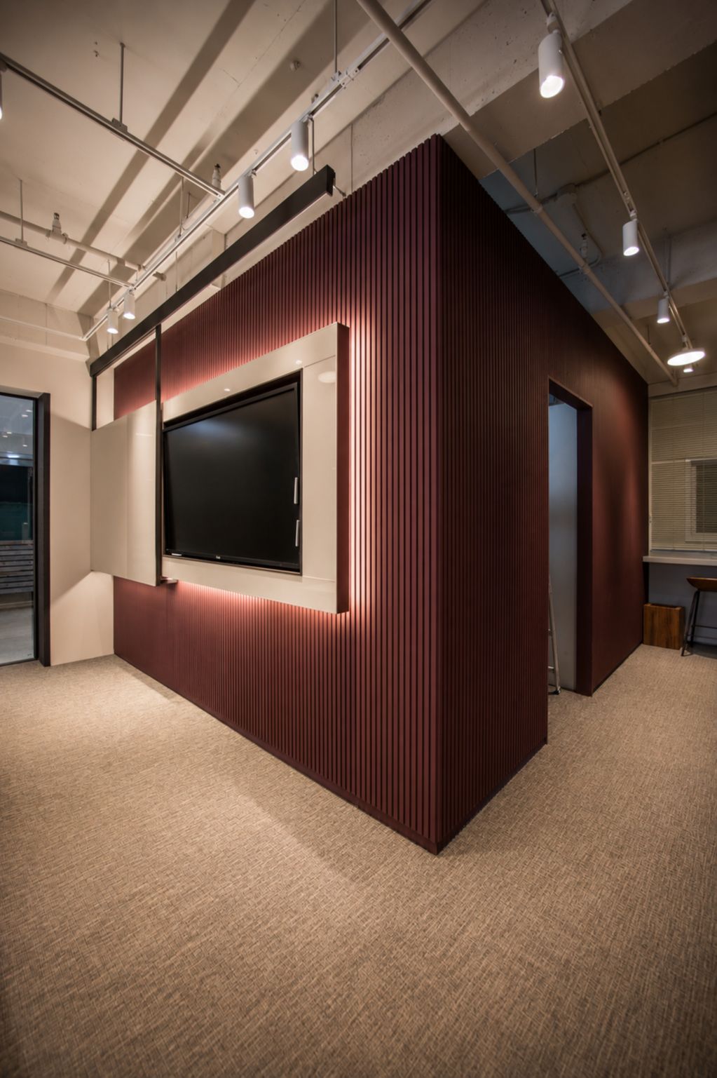 CTL Customs Group Office interior project image 8