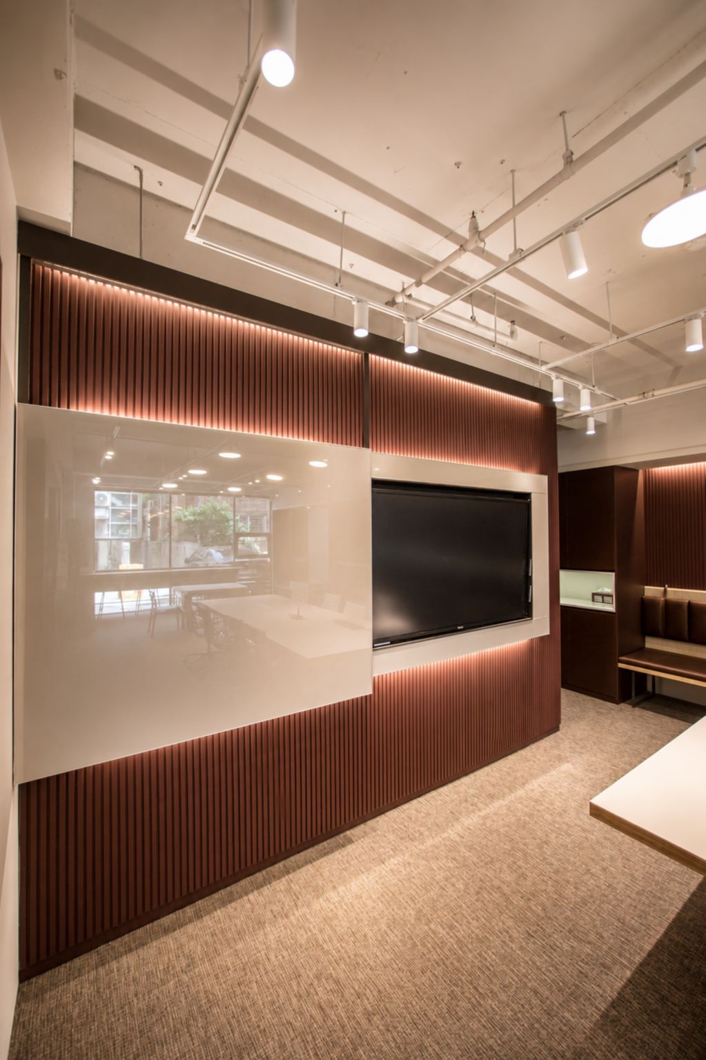 CTL Customs Group Office interior project image 6