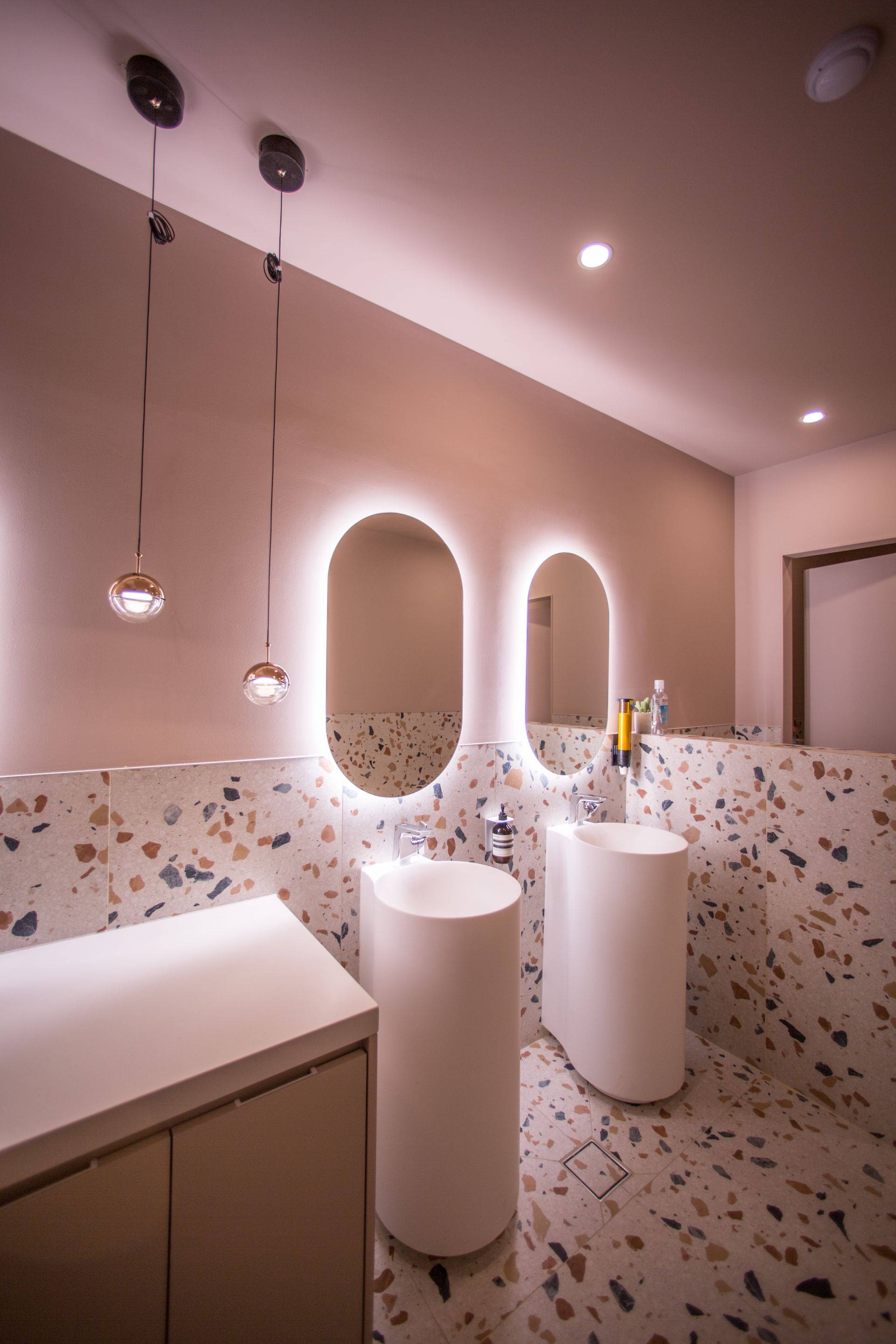CHAI COMMUNICATION PLATFORM C RESTROOM interior project image 1