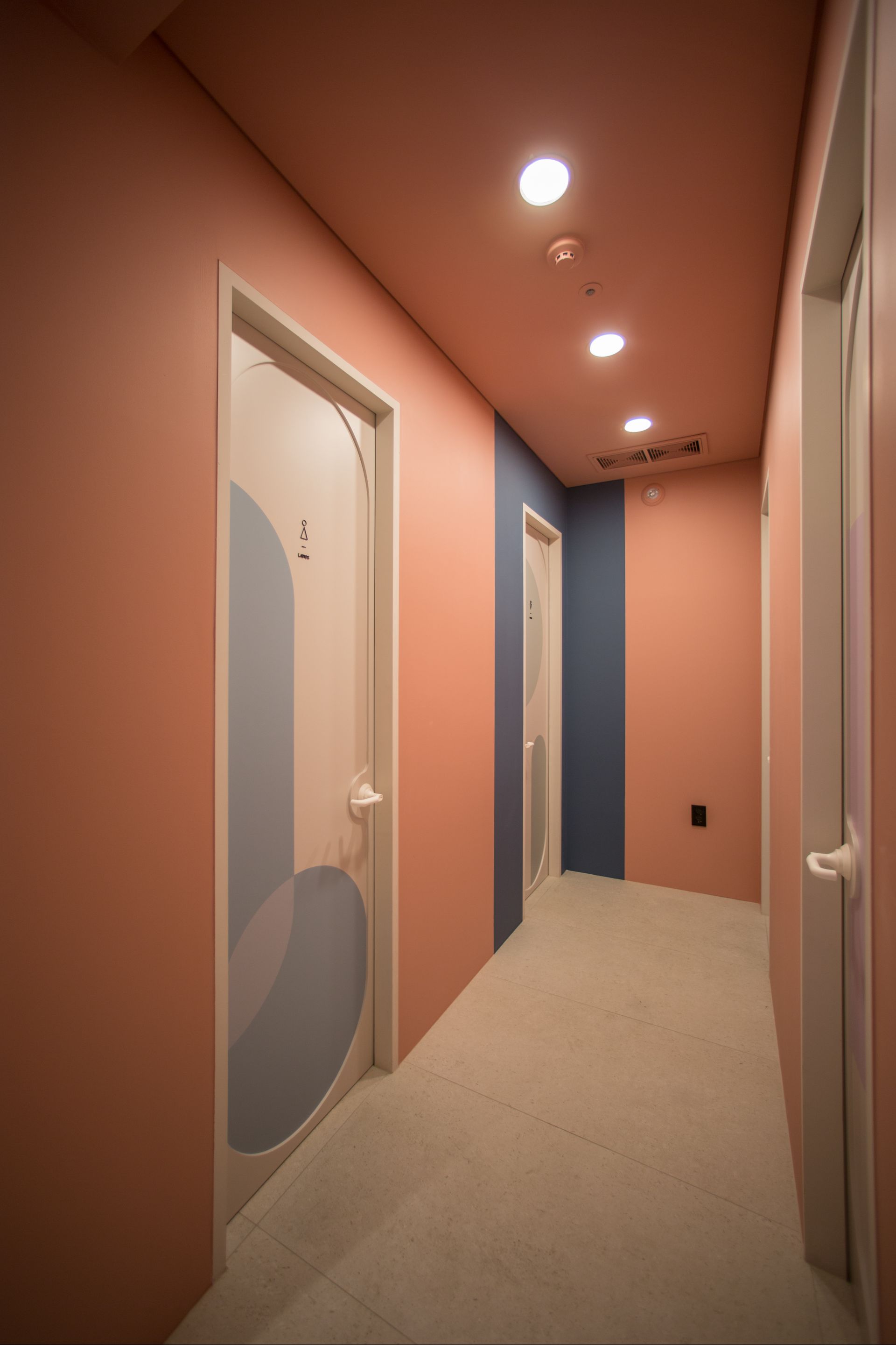 BREWZUA CAFE RESTROOM interior project image 1