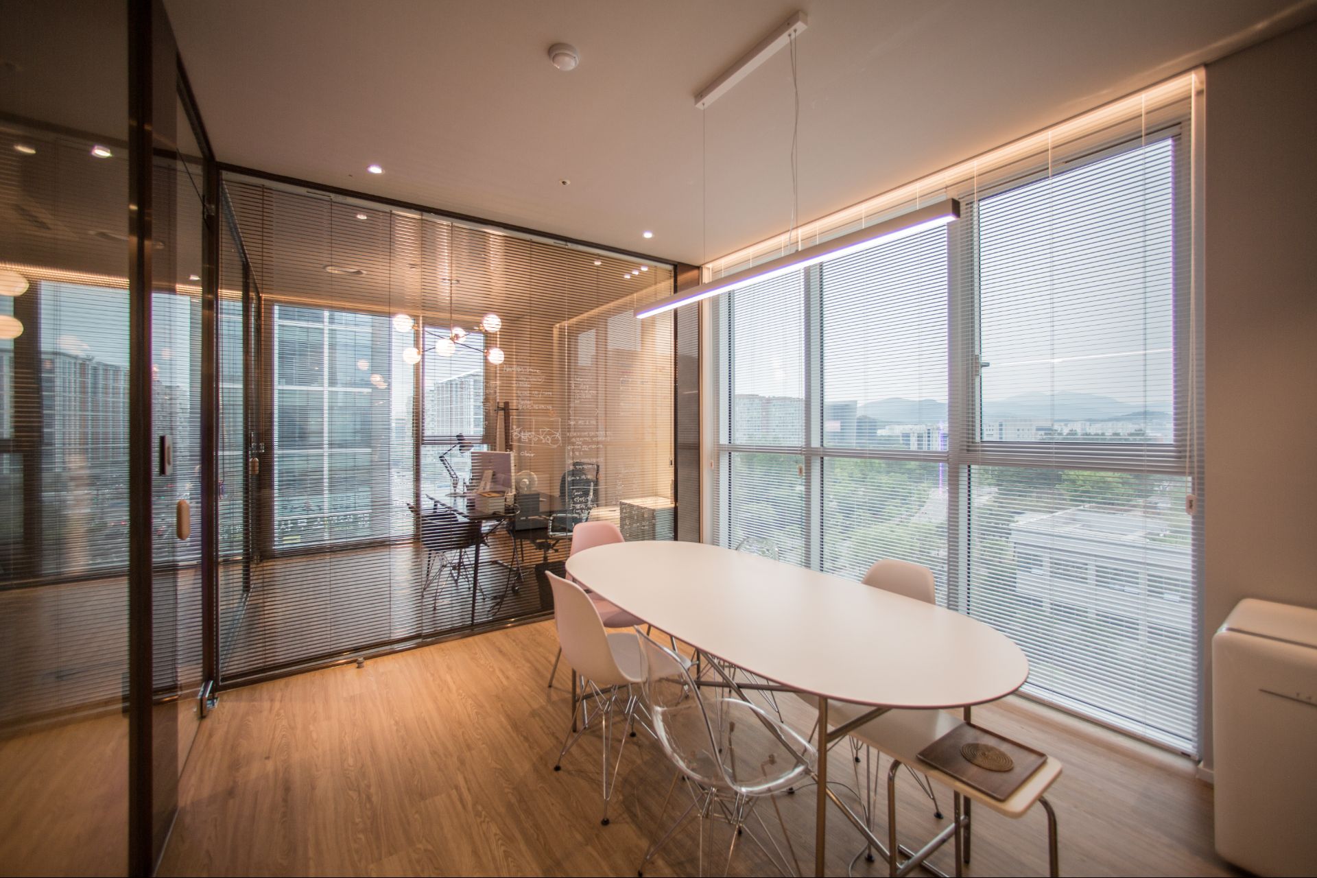 NEWOTHERS OFFICE interior project image 4