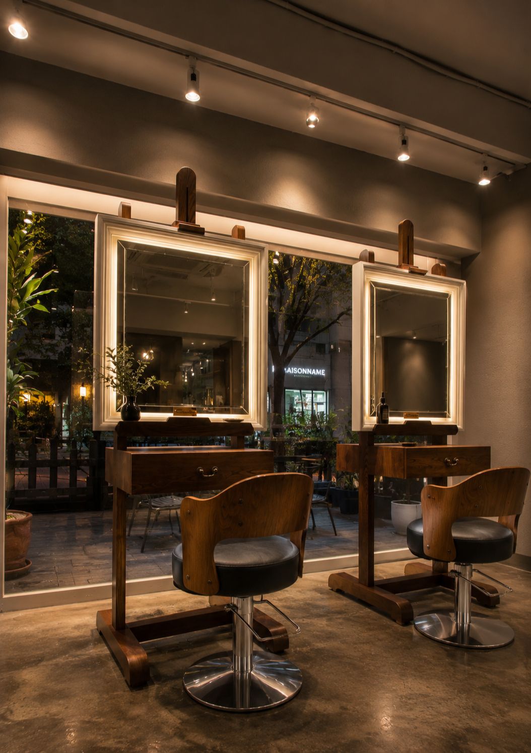 COSETTE HAIR & COLOR interior project image 4